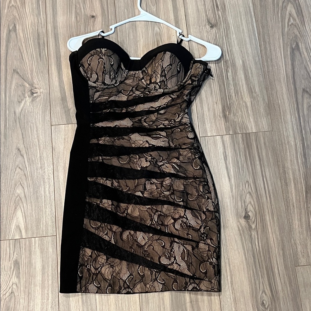 Elegant Black Lace Strapless Dress